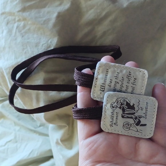 Carmelite Brown Scapular - Picture 1 of 4